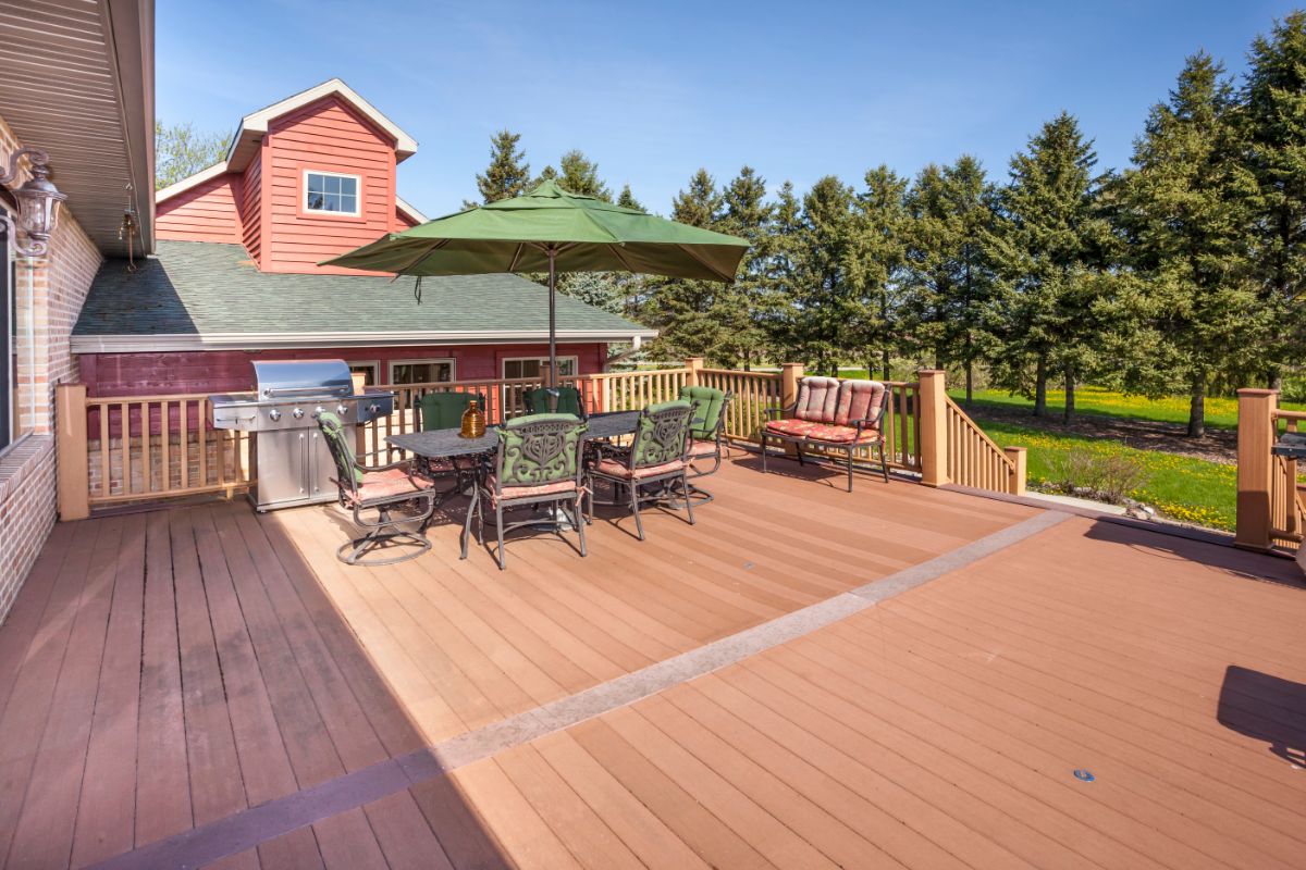 North Shore Deck Builders - Deck and Porches Builders in North Shore MA