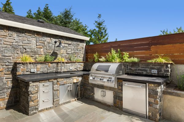 Outdoor Kitchen and BBQ Areas - North Shore Deck Builders